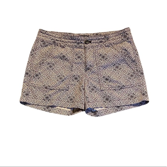 Banana Republic high waisted geometric, Aztec patterned shirts size 4. - Picture 2 of 8